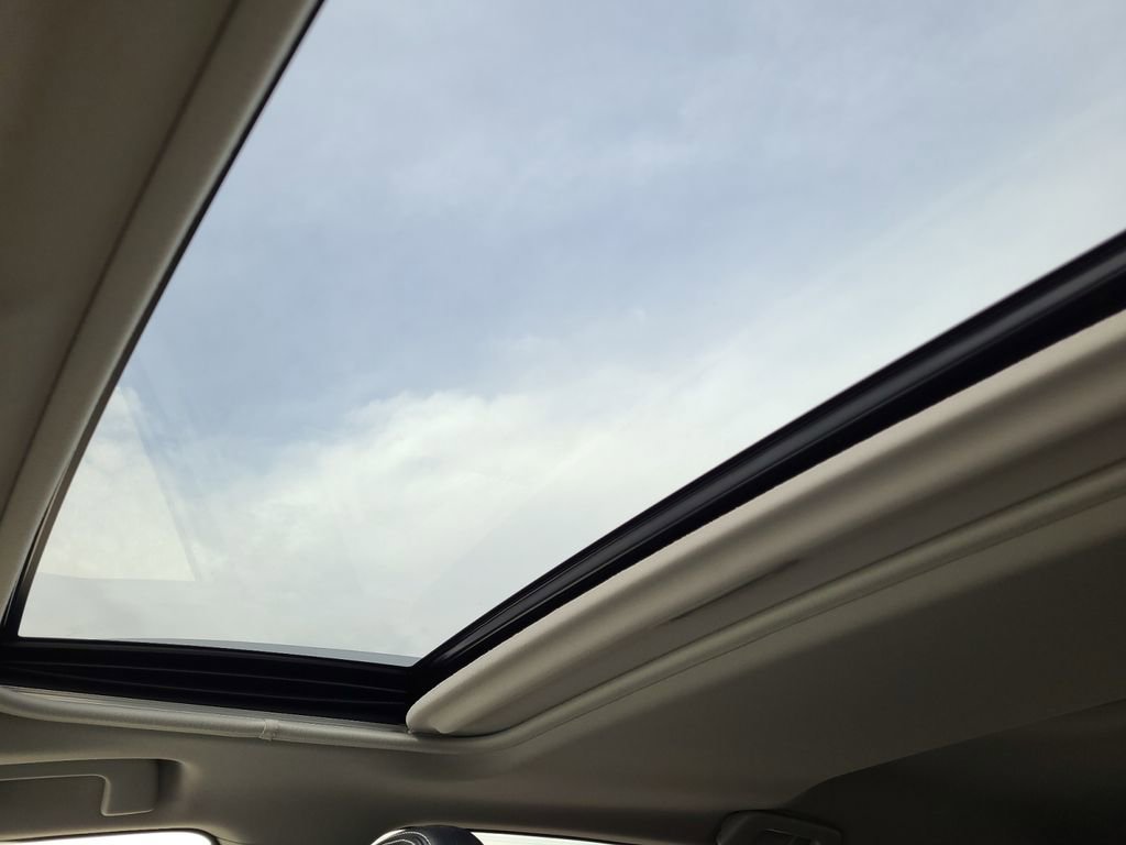 Used 2017 Toyota RAV4 Limited w/ Advanced Technology Package AWD/4WD image 20