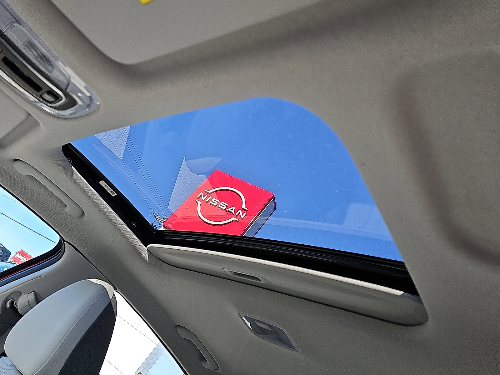 Used 2022 Hyundai Elantra Limited image 14