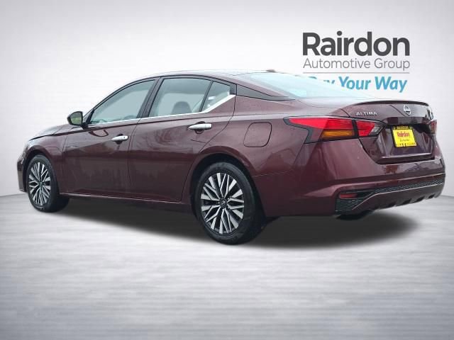 Used 2024 Nissan Altima 2.5 SV FWD image 5