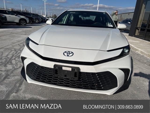 Used 2025 Toyota Camry SE image 7