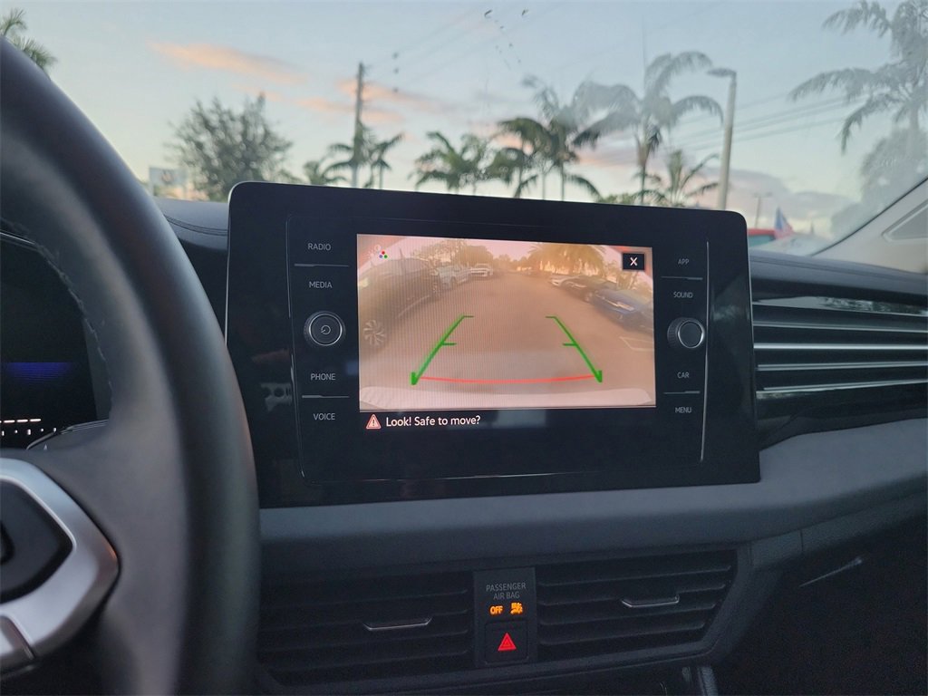 Used 2025 Volkswagen Jetta SE w/ Black Wheel Package image 22