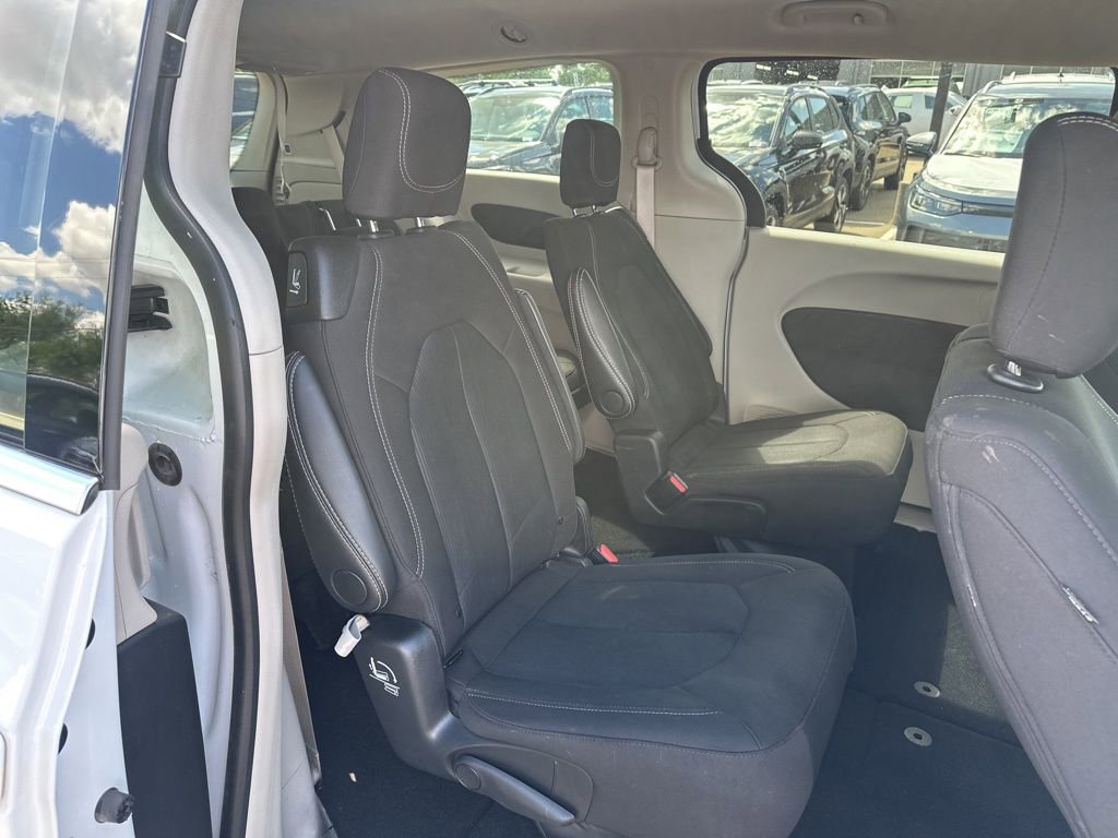 Used 2024 Chrysler Voyager LX image 13