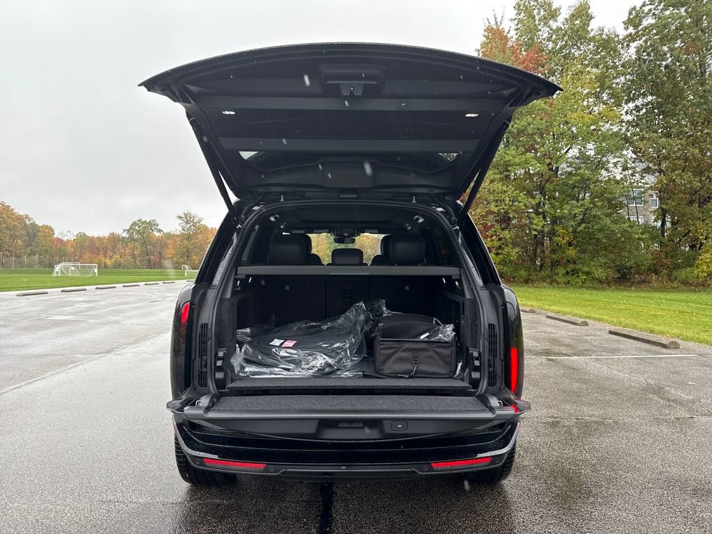 New 2025 Land Rover Range Rover SE image 9