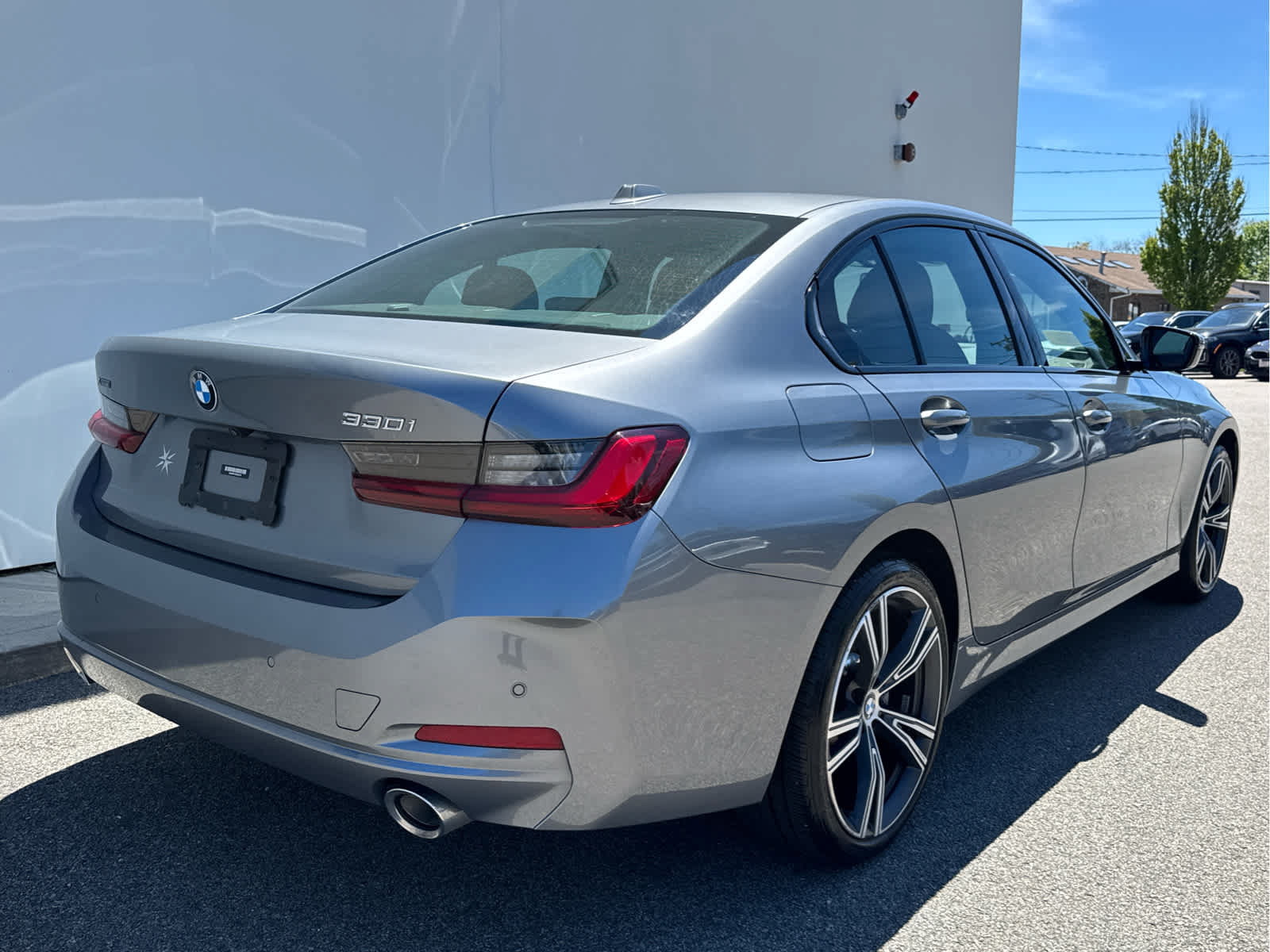 Certified 2023 BMW 330i xDrive Sedan w/ Driving Assistance Package AWD/4WD image 7