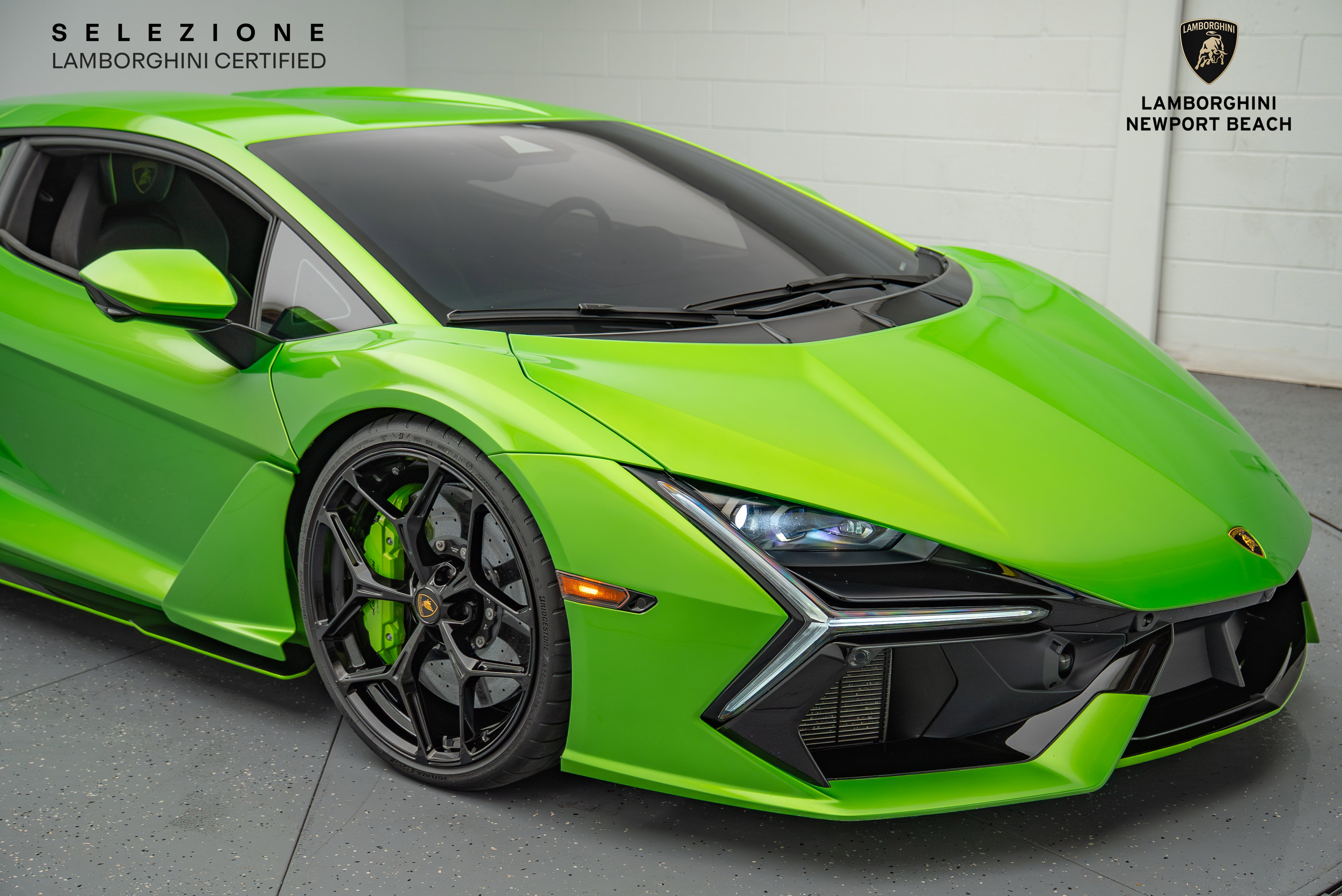 Used 2024 Lamborghini Revuelto image 2