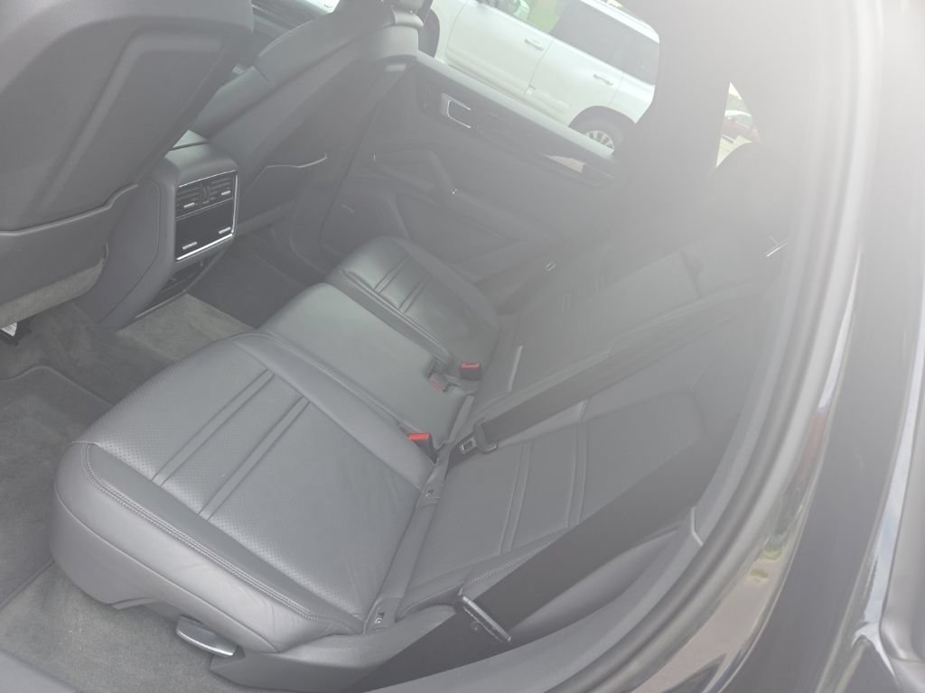 Used 2019 Porsche Cayenne AWD/4WD image 25
