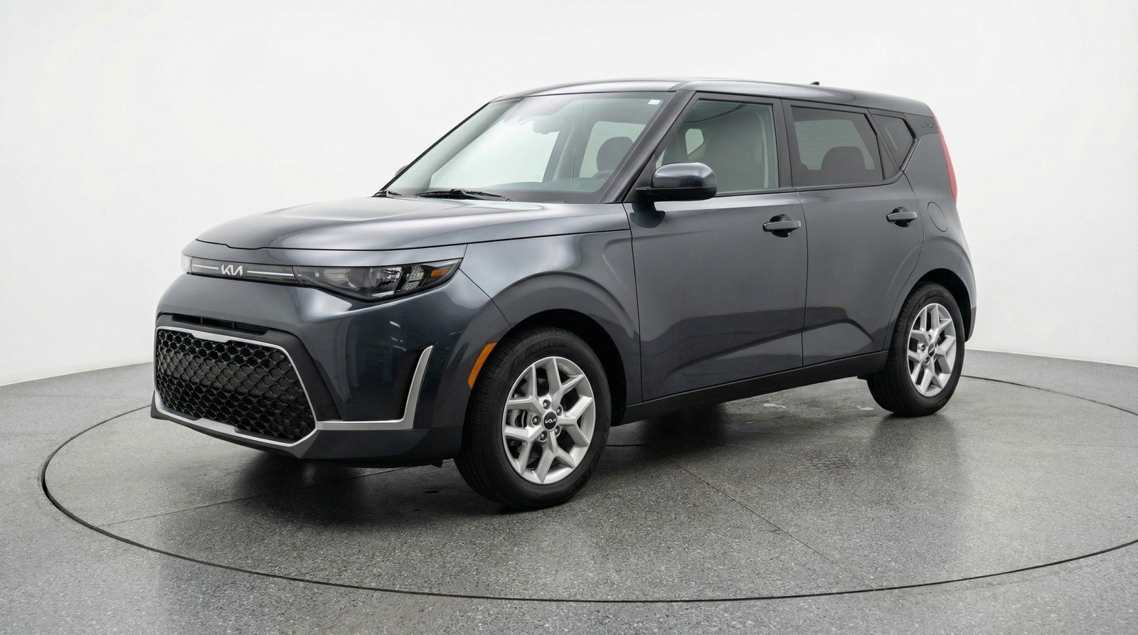 Used 2025 Kia Soul LX w/ LX Technology Package image 3