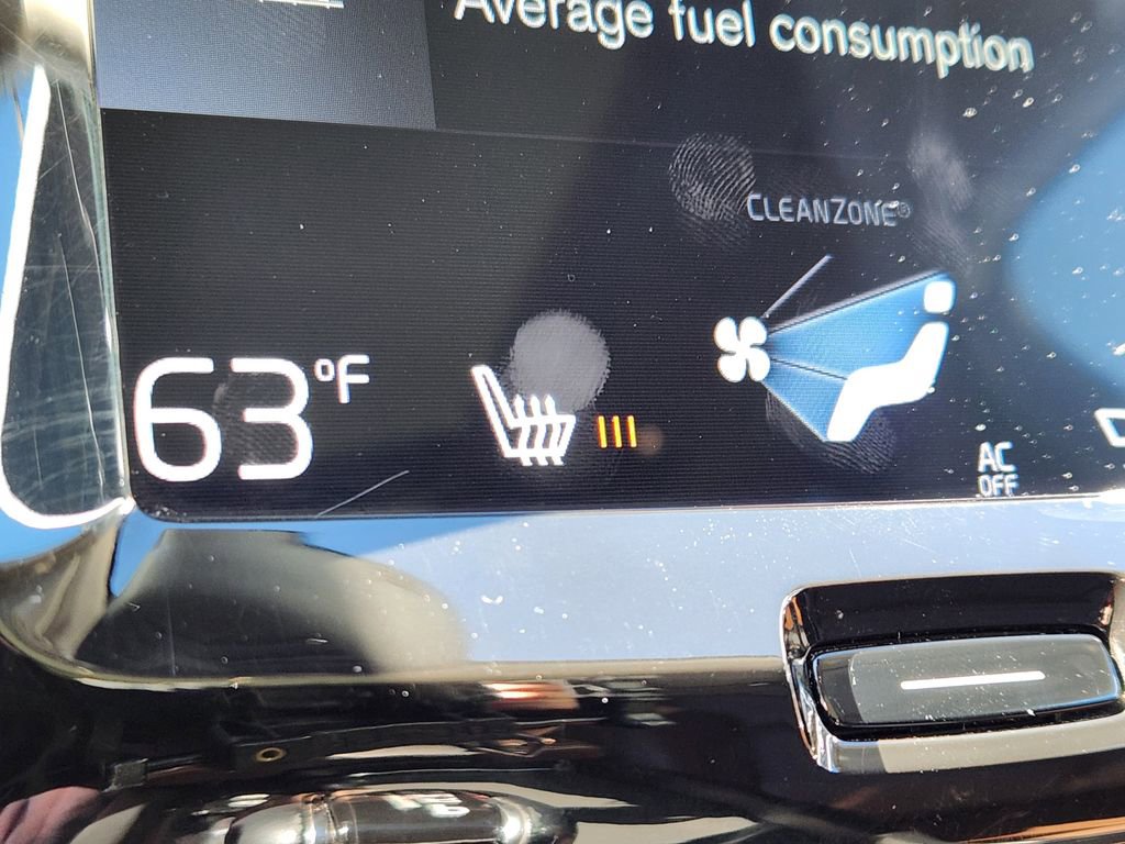 Used 2019 Volvo XC60 T6 Momentum w/ Advanced Package AWD/4WD image 11