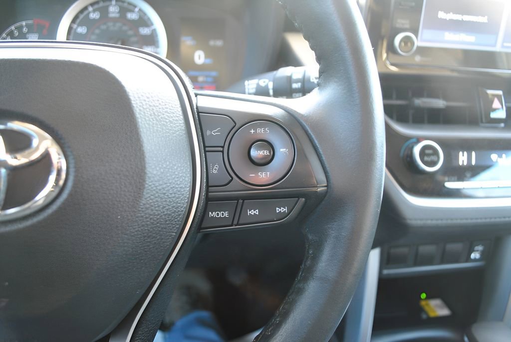 Certified 2022 Toyota Corolla Cross LE image 22