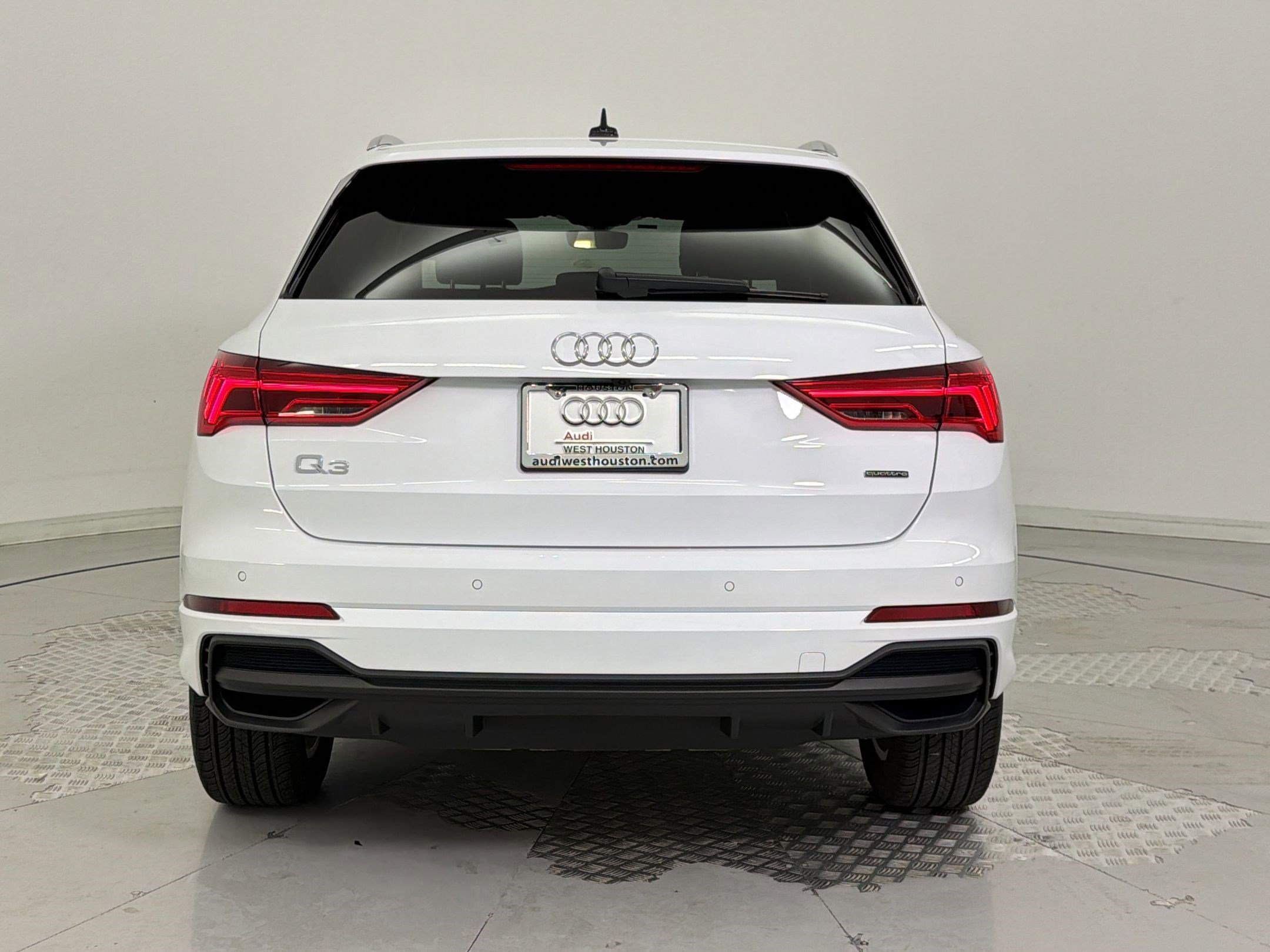 Certified 2025 Audi Q3 2.0T Premium image 10