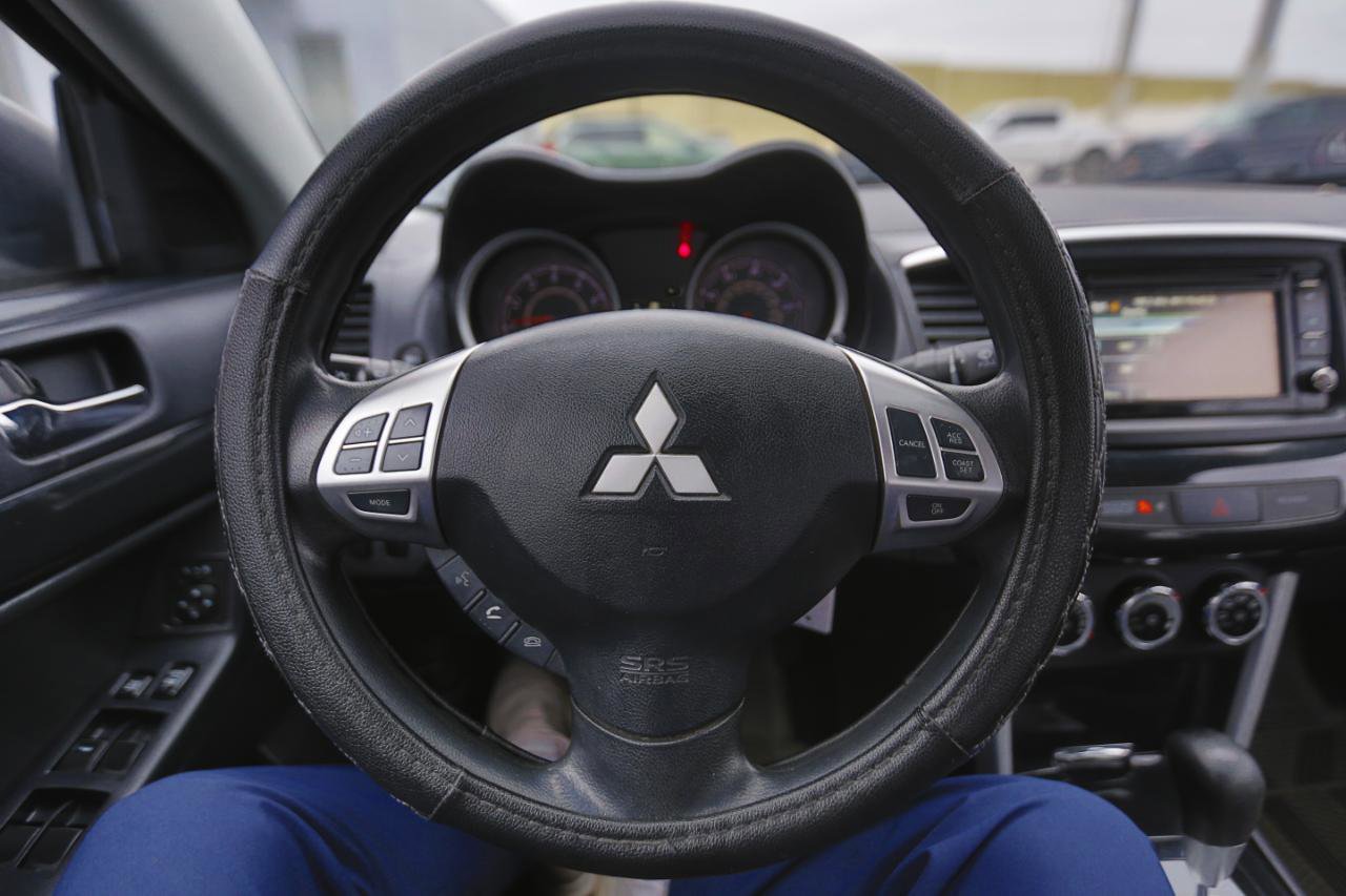 Used 2017 Mitsubishi Lancer ES image 6