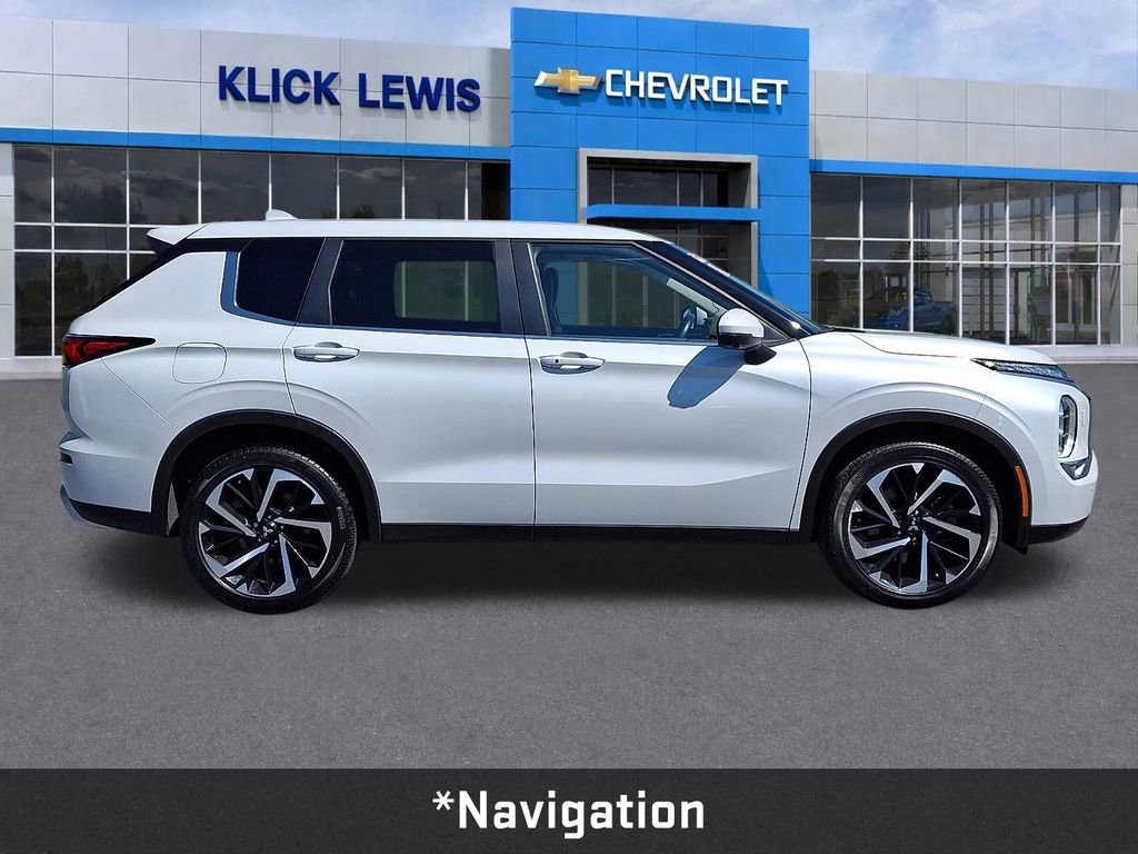 Used 2022 Mitsubishi Outlander SE image 9