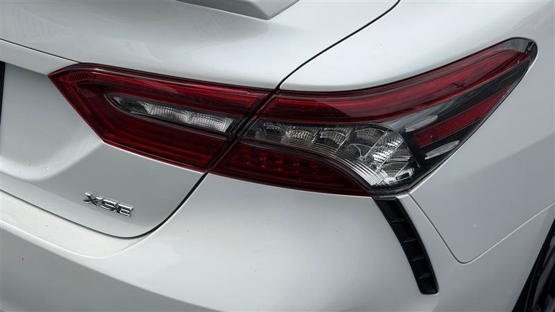 Used 2022 Toyota Camry XSE FWD image 14