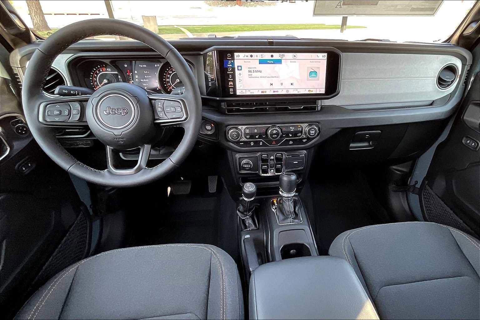 New 2025 Jeep Gladiator Sport image 5