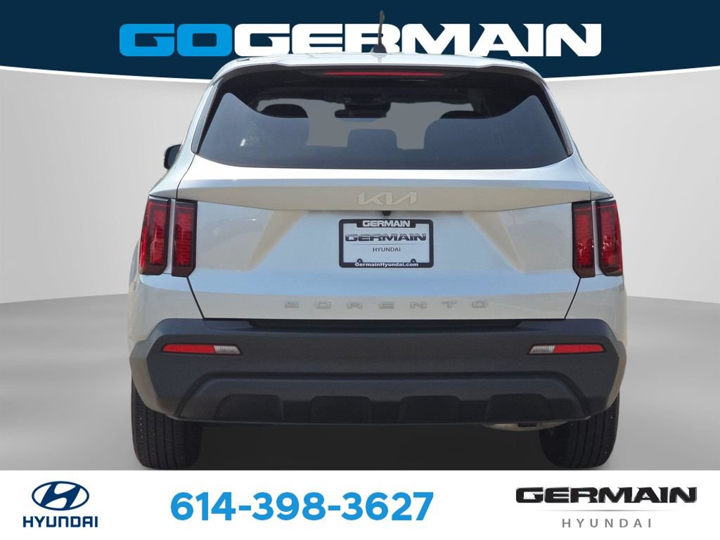 Used 2022 Kia Sorento LX FWD image 9