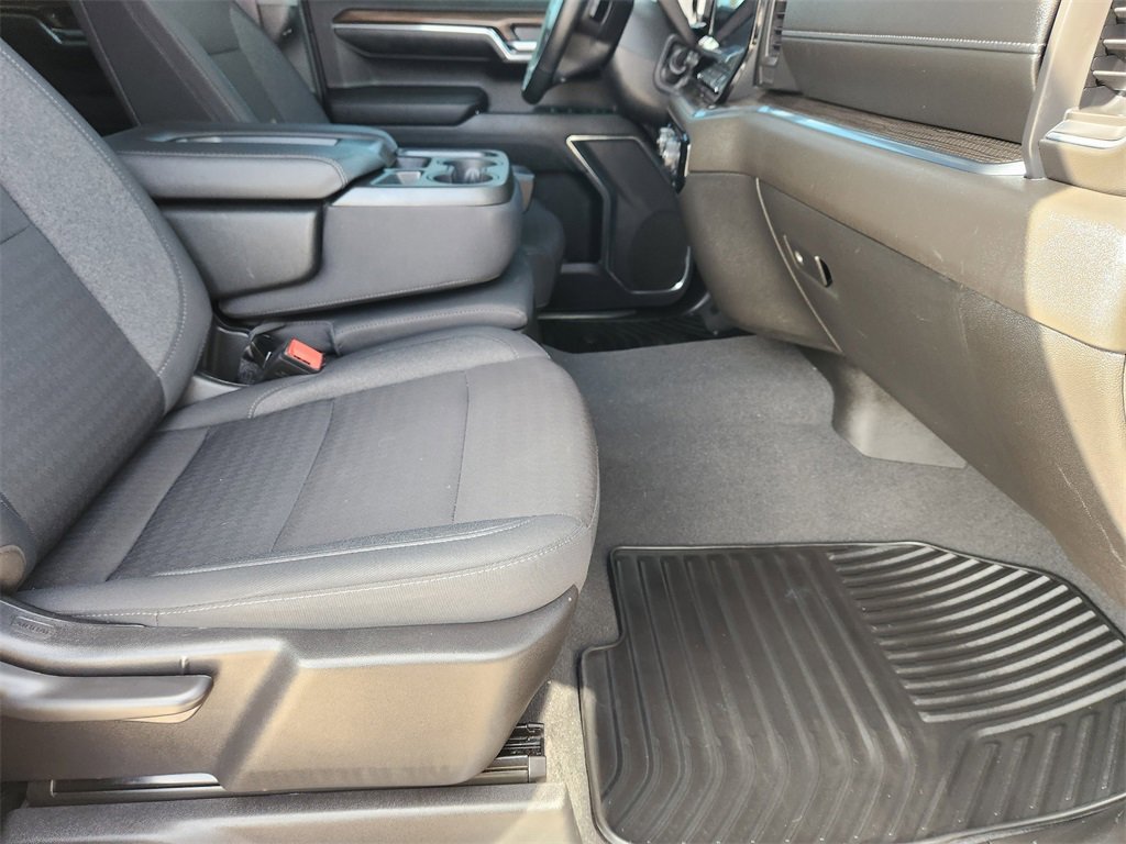 Used 2024 Chevrolet Silverado 1500 LT image 15