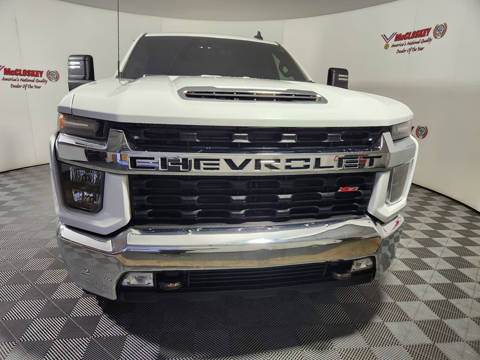 Used 2023 Chevrolet Silverado 2500 LT w/ Convenience Package image 3