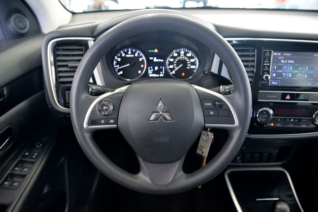 Used 2019 Mitsubishi Outlander ES image 18