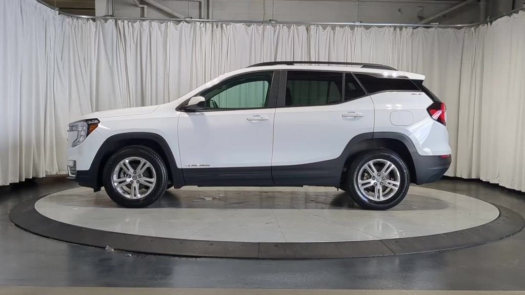 Used 2023 GMC Terrain SLE w/ Driver Convenience Package AWD/4WD image 6