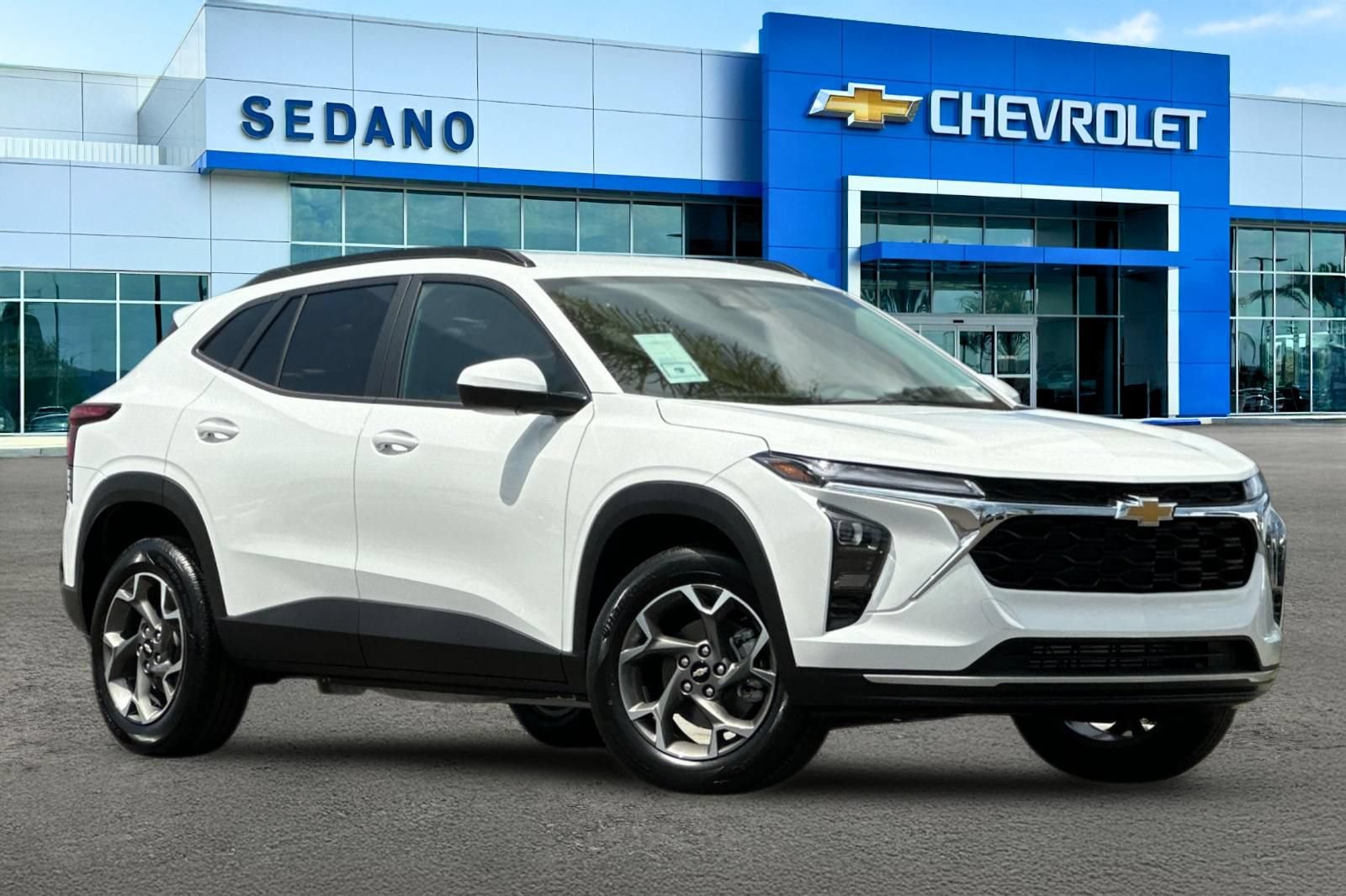 New 2026 Chevrolet Trax LT FWD image 2