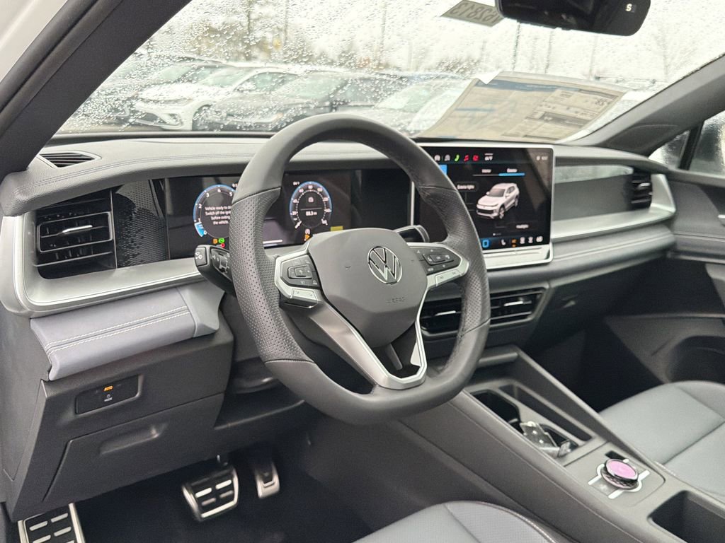 New 2026 Volkswagen Tiguan SE R-Line image 10