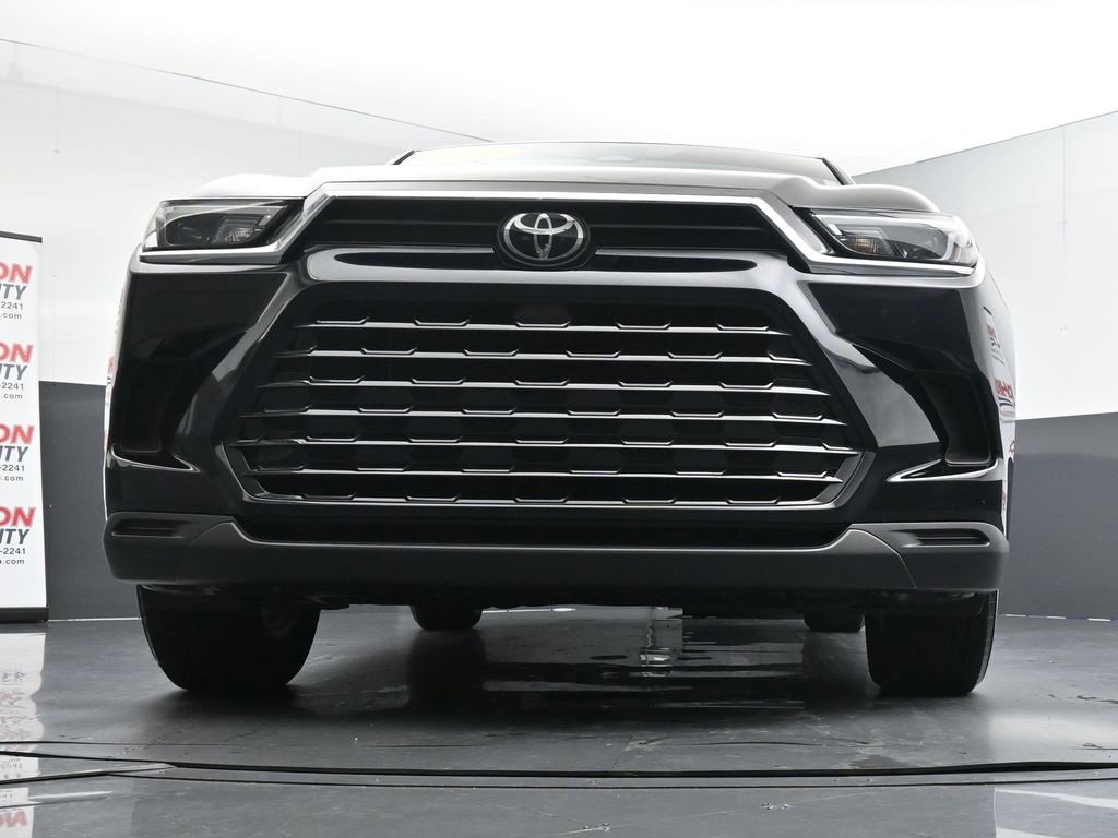 Used 2024 Toyota Grand Highlander XLE image 19