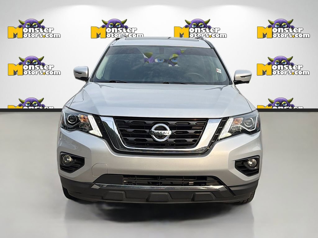 Used 2020 Nissan Pathfinder Platinum image 2