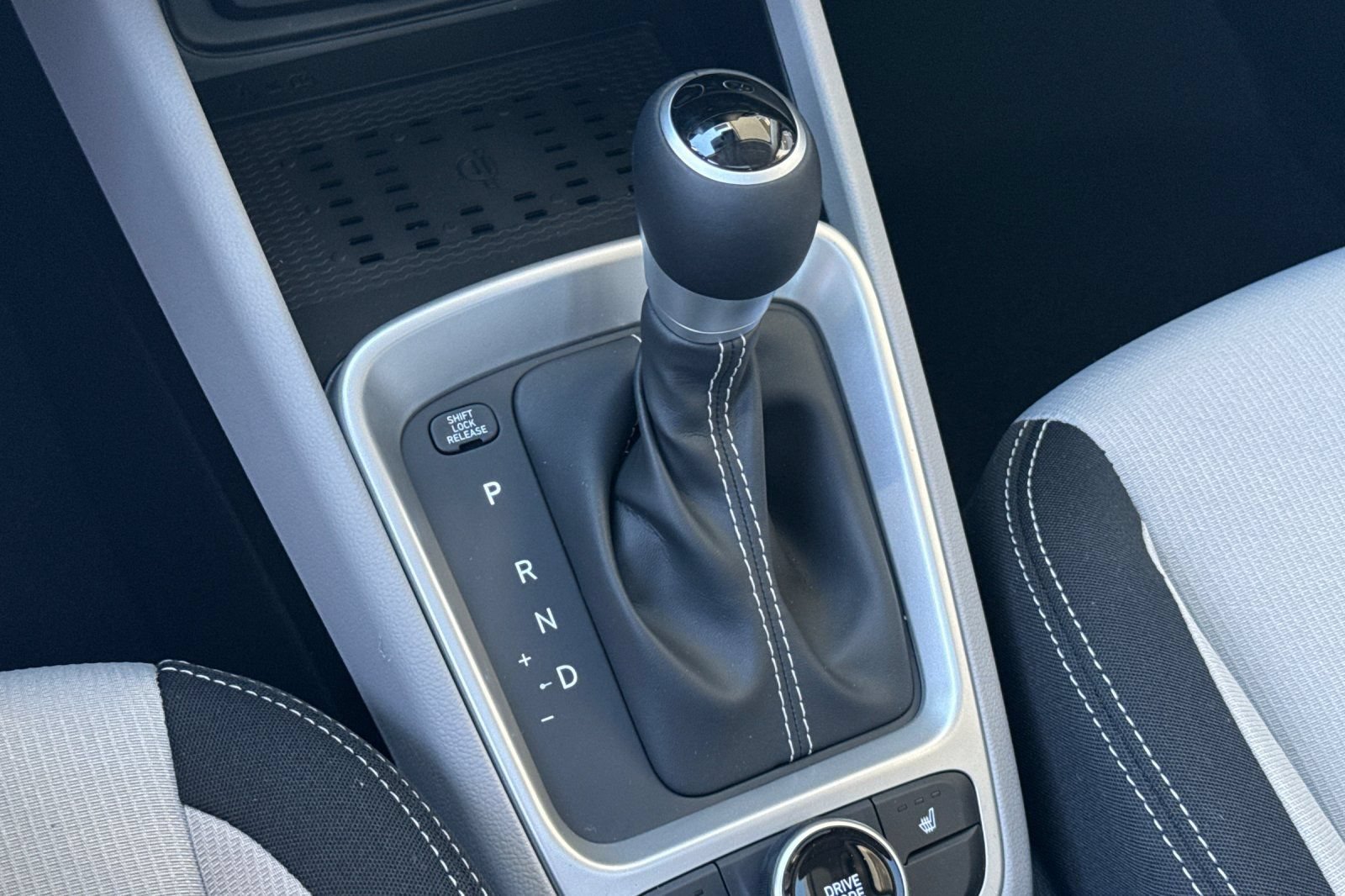New 2026 Hyundai Venue SEL FWD image 22