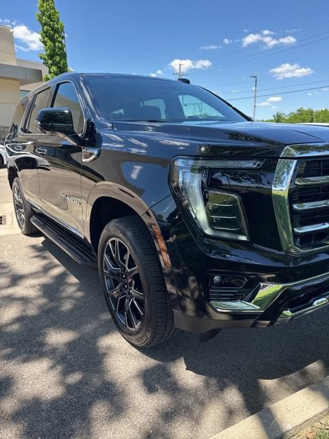 Used 2025 GMC Yukon Elevation AWD/4WD image 12