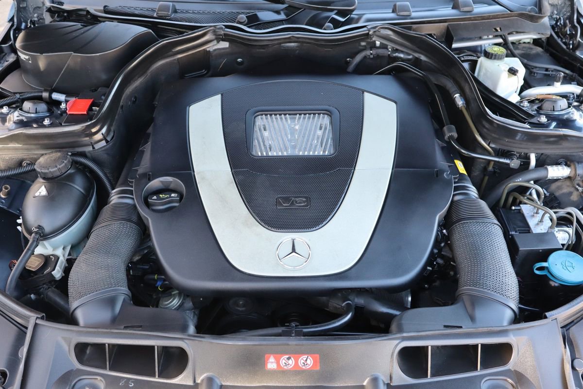 Used 2009 Mercedes-Benz C 300 4MATIC Sedan image 38