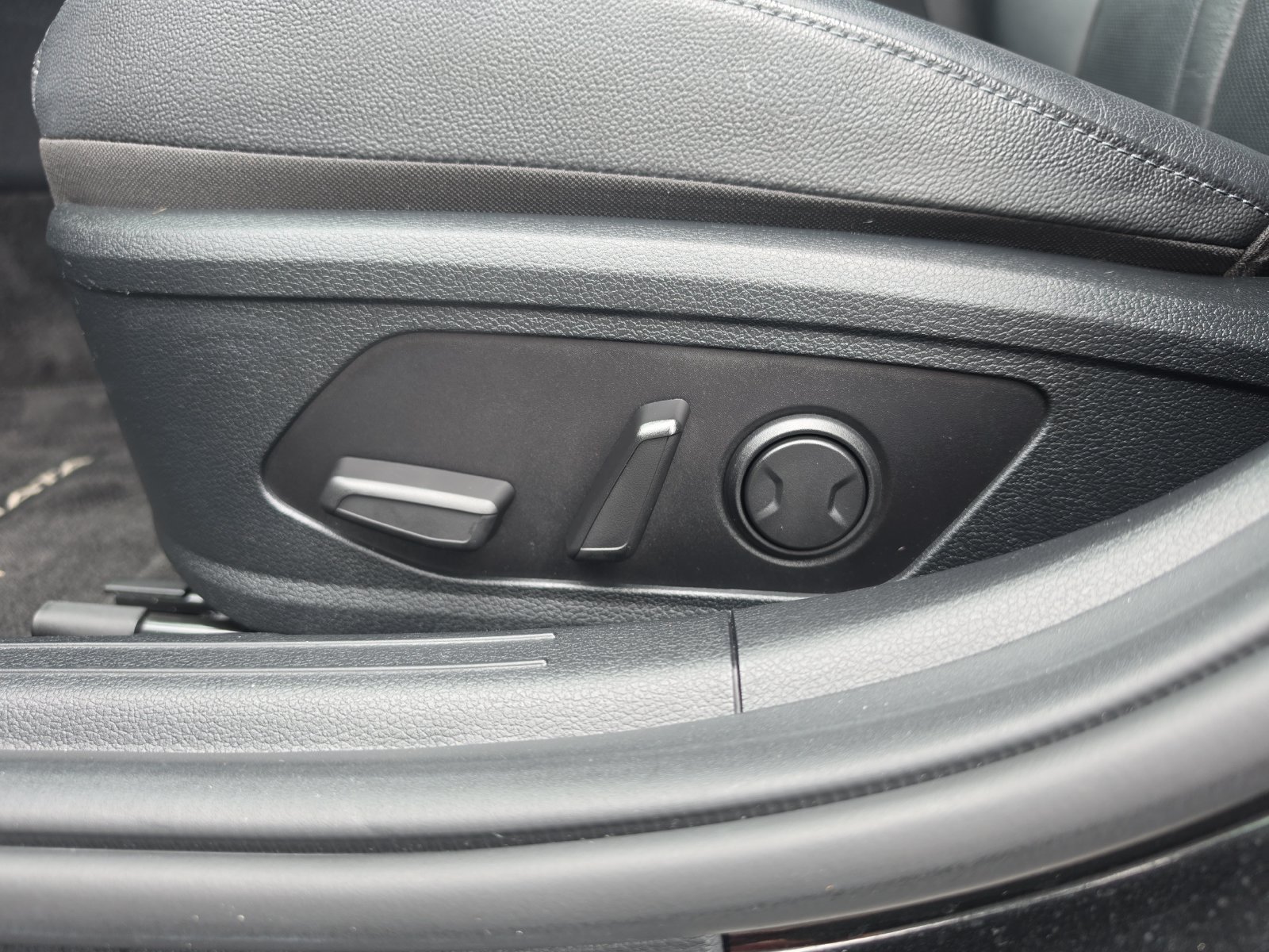 Used 2022 Hyundai Sonata Limited w/ Cargo Package FWD image 18