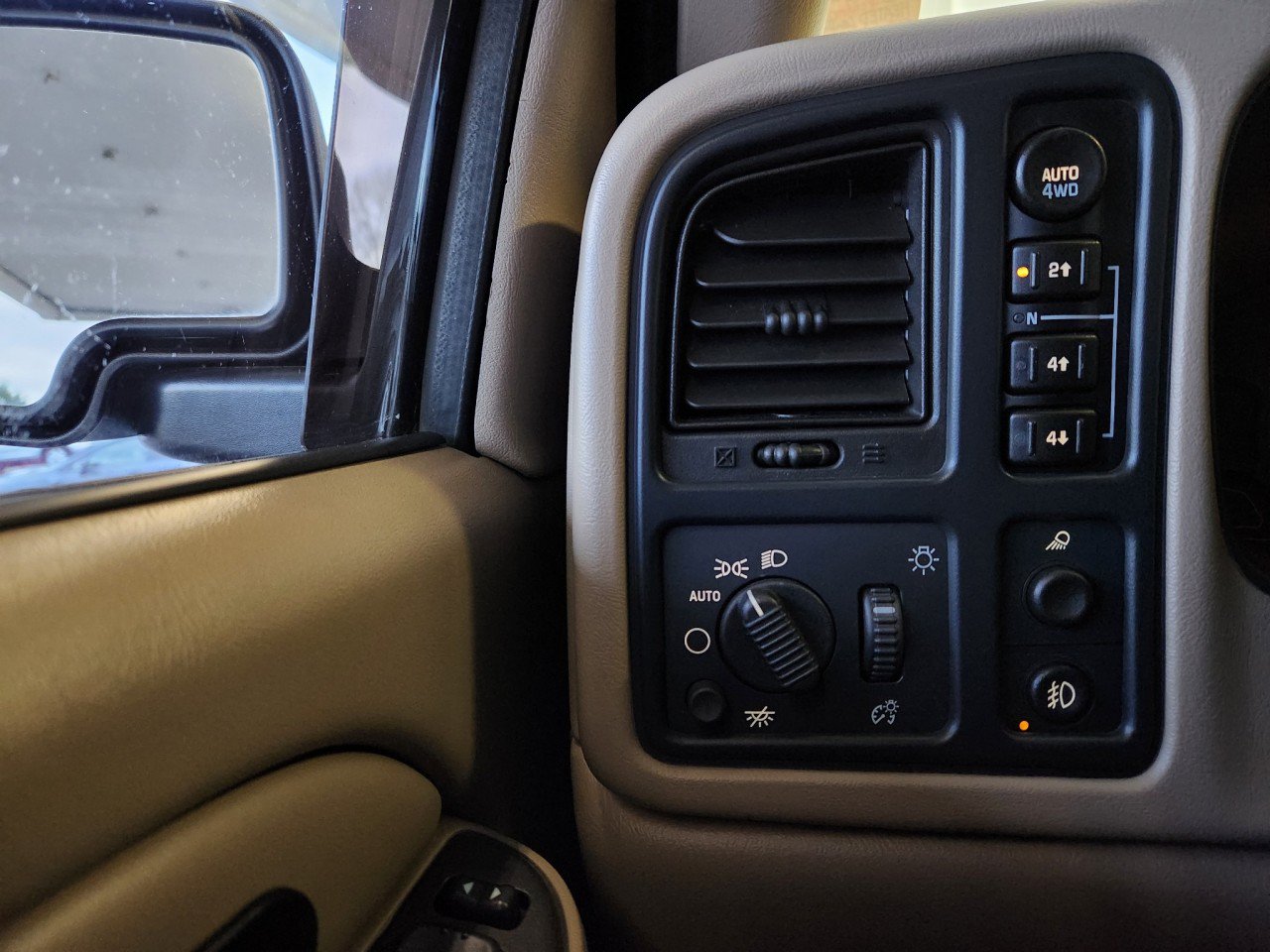 Used 2005 GMC Sierra 1500 SLT w/ Light Duty Power Package AWD/4WD image 10