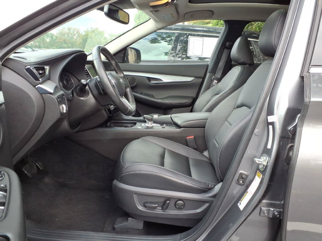 Used 2021 INFINITI QX50 Luxe AWD/4WD image 17
