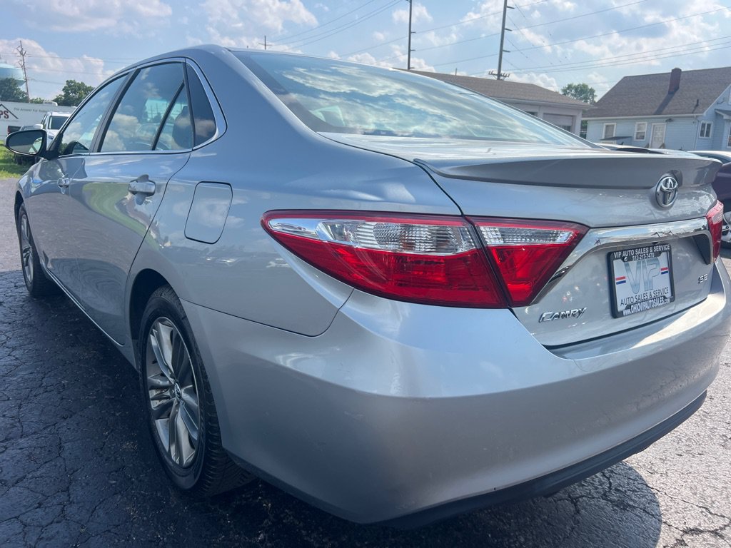 Used 2015 Toyota Camry SE FWD image 5