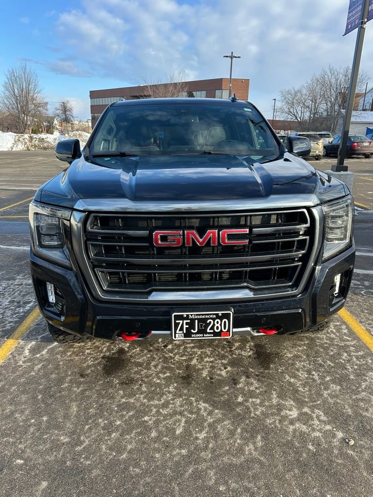 Used 2022 GMC Yukon XL AT4 image 4