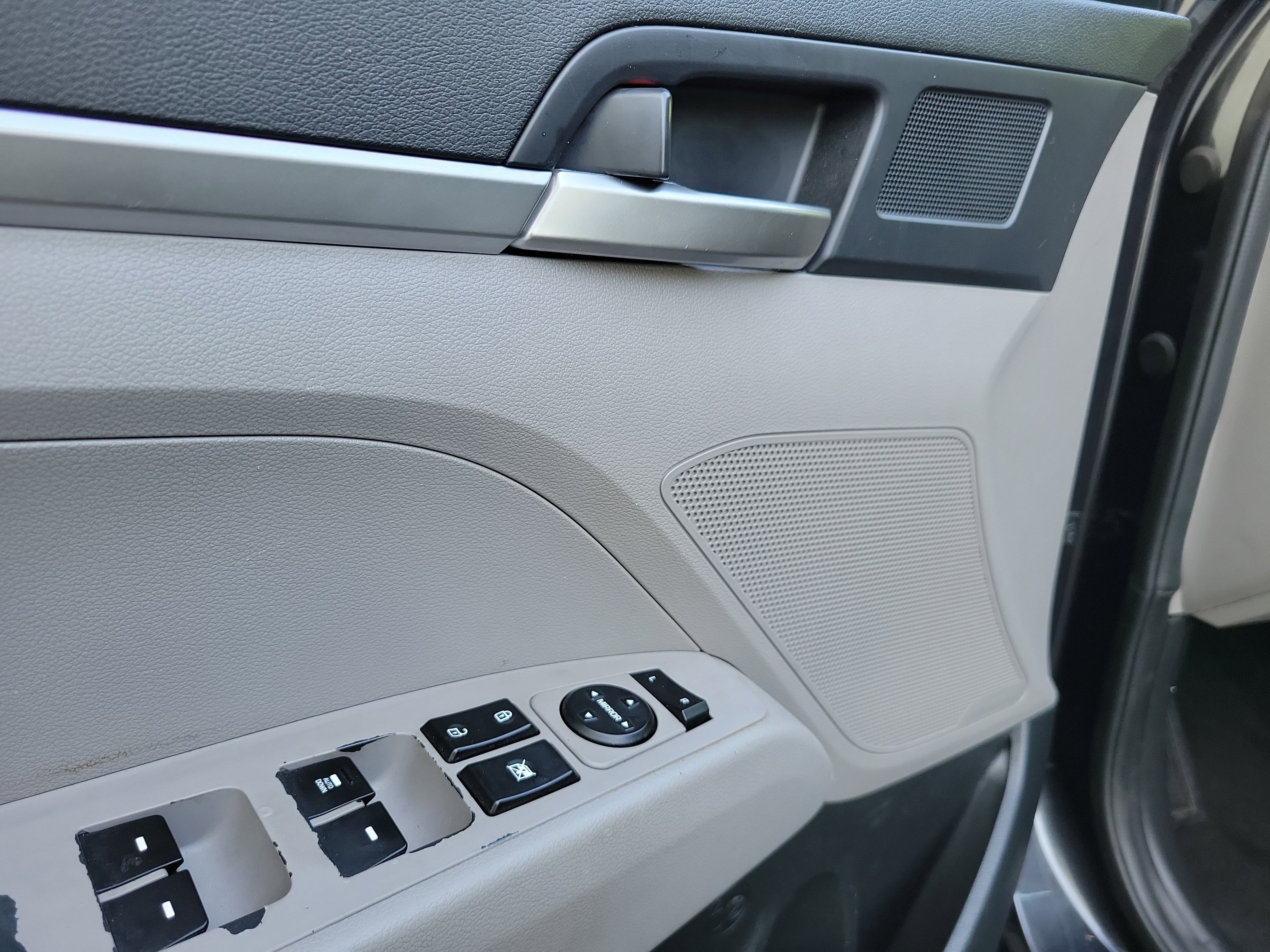 Used 2020 Hyundai Elantra SE FWD image 24