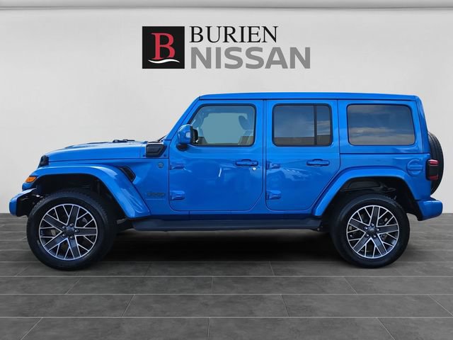 Used 2023 Jeep Wrangler Unlimited Sahara AWD/4WD image 2