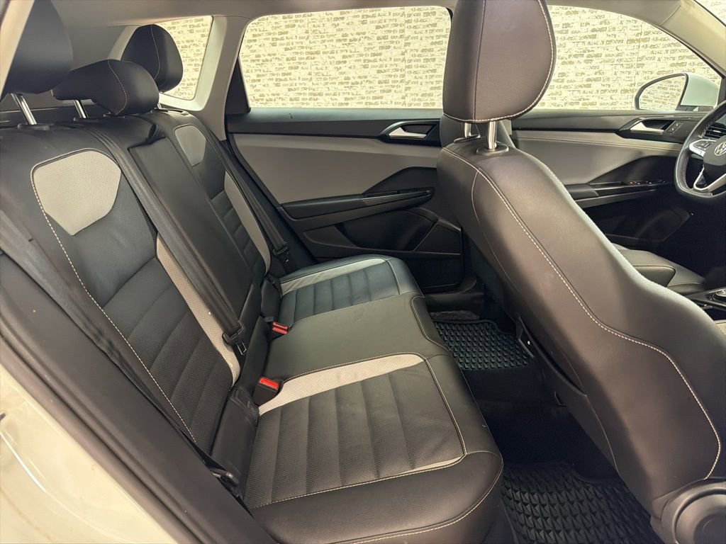 Used 2022 Volkswagen Taos SEL image 12