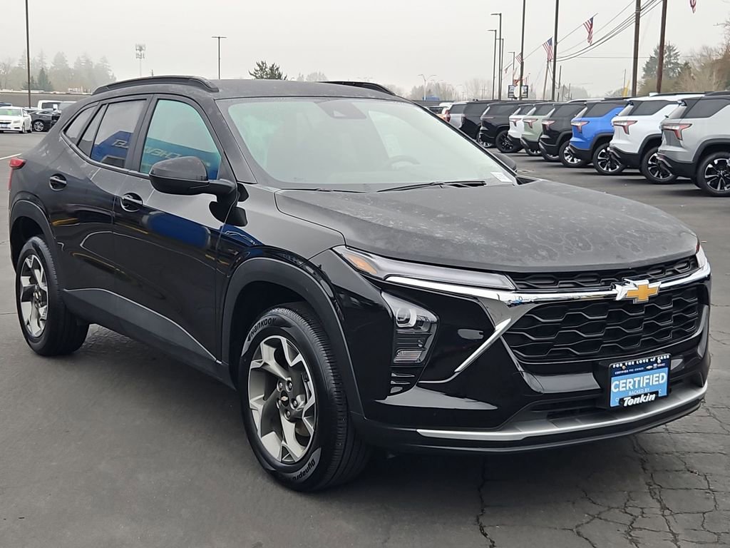 Certified 2025 Chevrolet Trax LT w/ LT Convenience Package image 8
