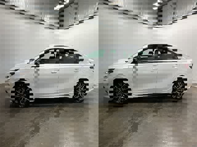 Used 2023 Kia Forte GT-Line image 2