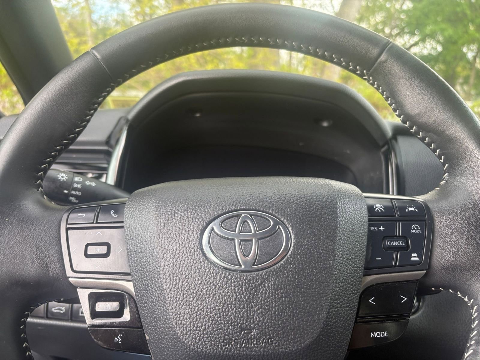 Used 2025 Toyota Camry SE FWD image 25