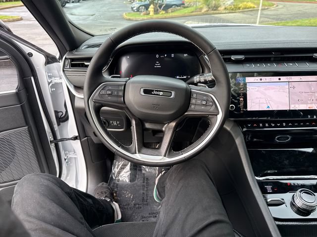 New 2026 Jeep Grand Cherokee Altitude image 17