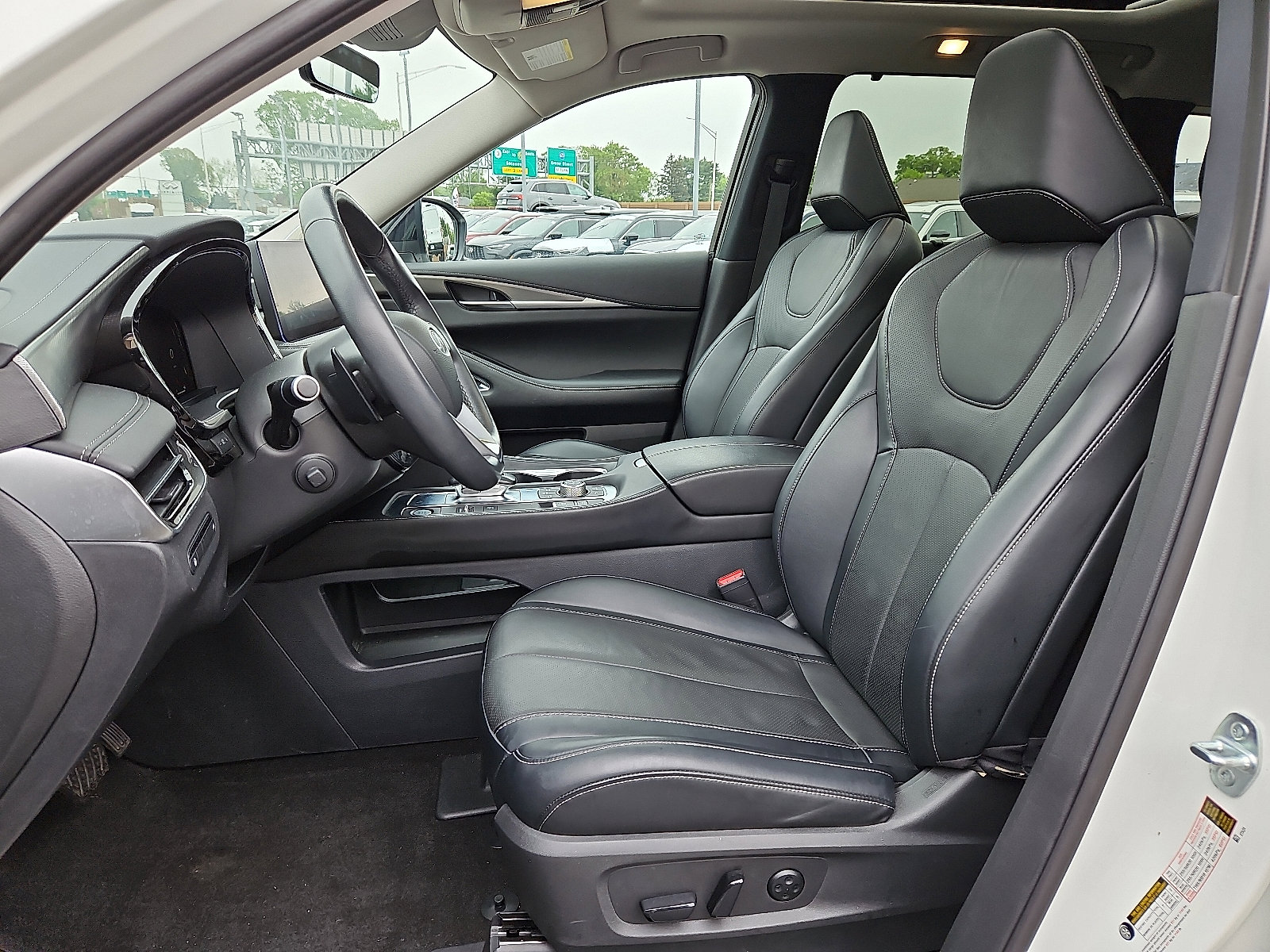 Certified 2023 INFINITI QX60 Luxe w/ Performance Audio Package image 14