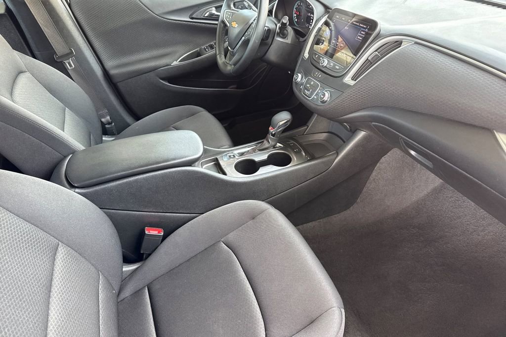 Used 2025 Chevrolet Malibu RS image 23