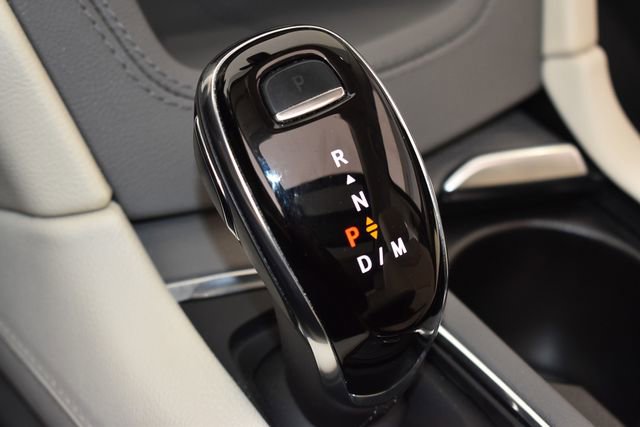 Used 2022 Cadillac XT5 Premium Luxury w/ LPO, Floor Liner Package image 33