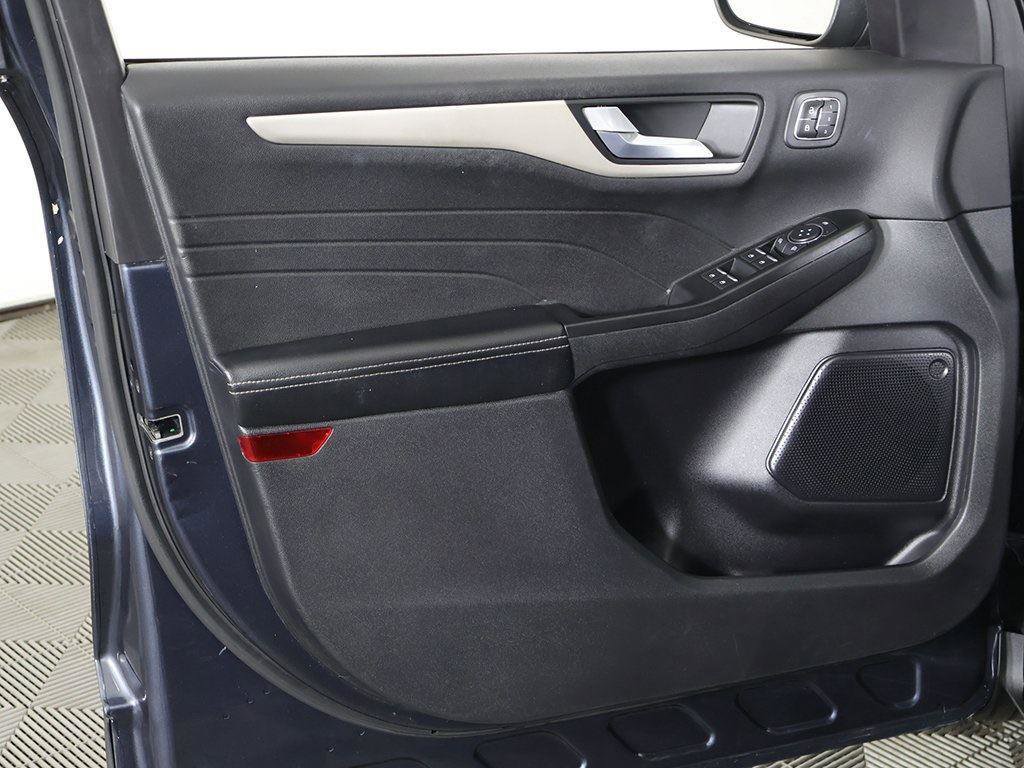 Used 2022 Ford Escape SEL w/ Technology Package image 21