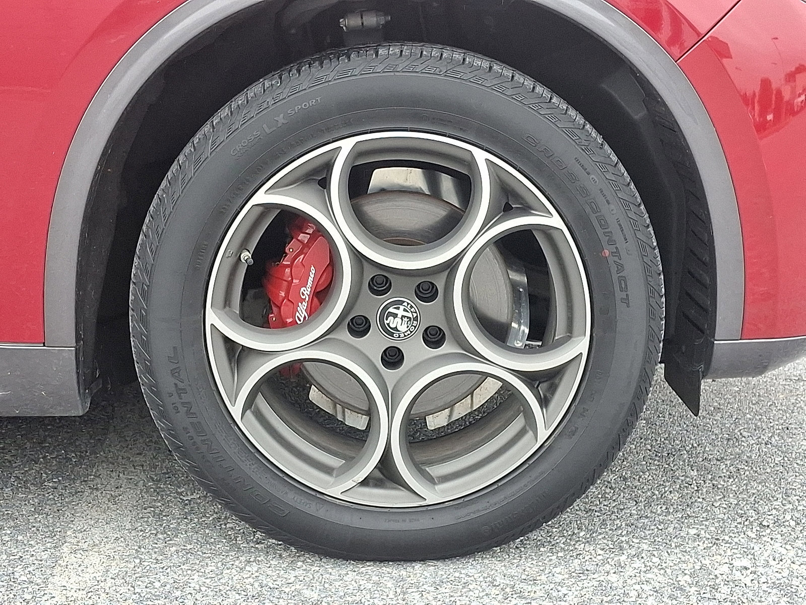 Used 2024 Alfa Romeo Stelvio Ti image 9