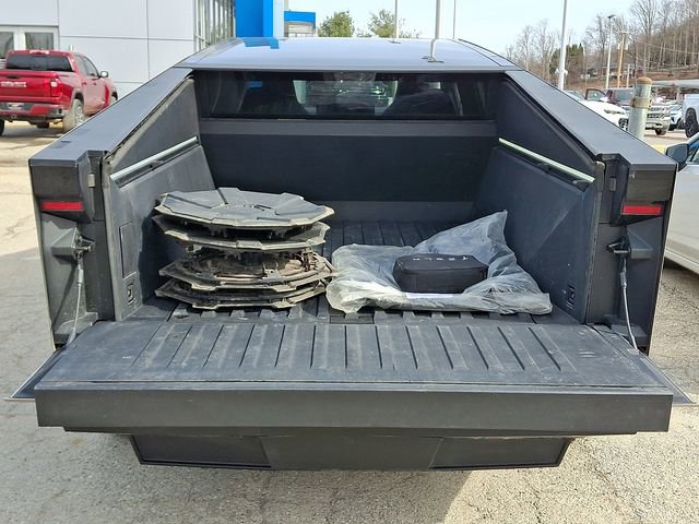 Used 2024 Tesla Cybertruck AWD Crew Cab image 32