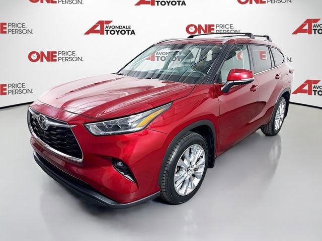 Used 2024 Toyota Highlander Limited image 3
