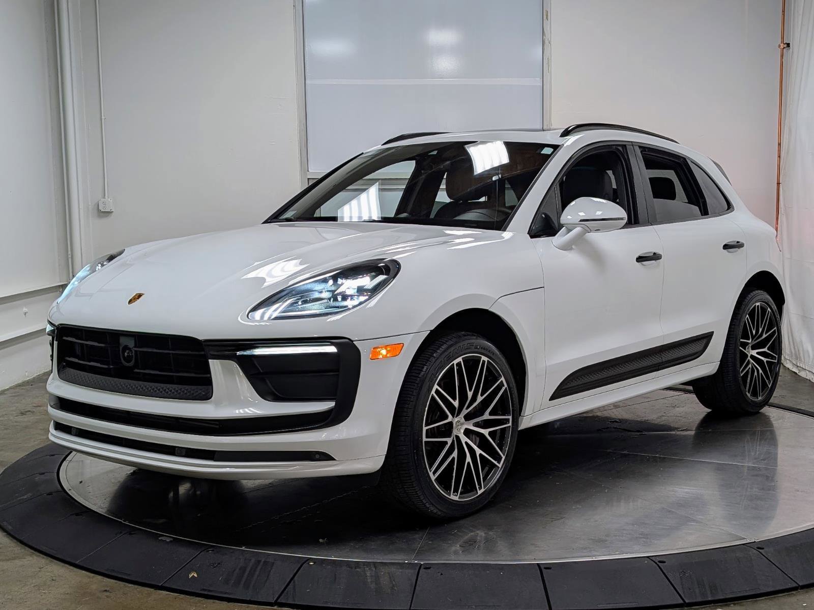 Used 2023 Porsche Macan image 4